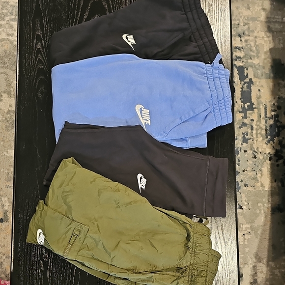 Nike Joggers Like New,  Girls Large, Mesh Pants, Leggings Lot Of 4 - Picture 1 of 9